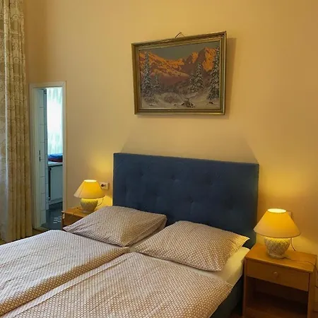 Gunia Πανσιόν 2*