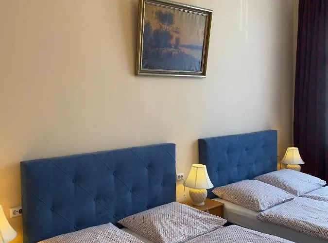 Gunia Πανσιόν