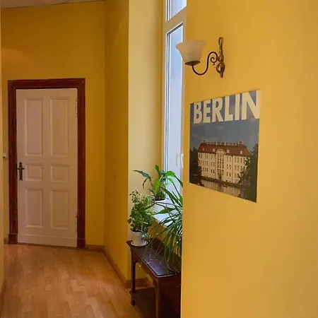 Gunia 2* Berlín