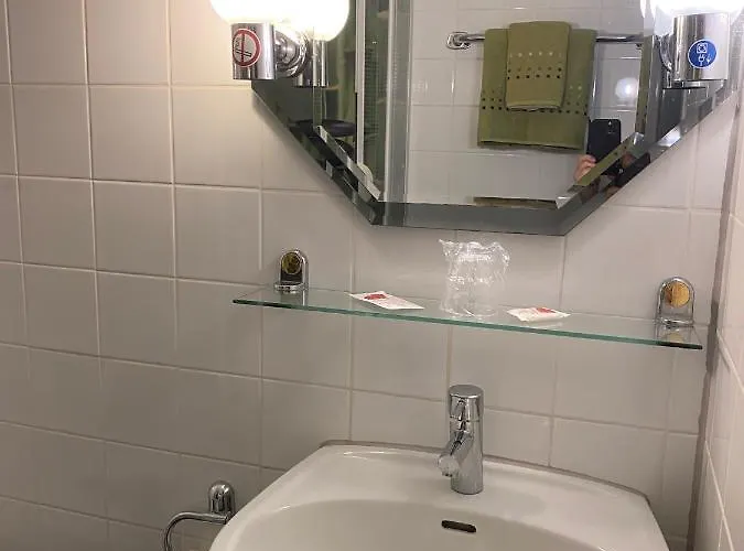 招待所 古尼亚酒店 2*